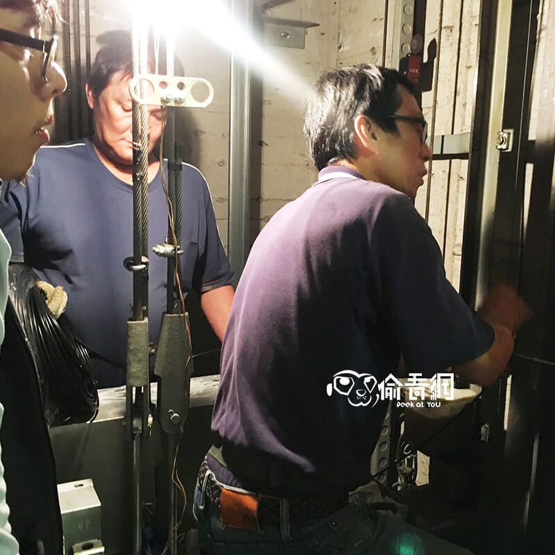 偷看網_商辦大樓_拉線施工